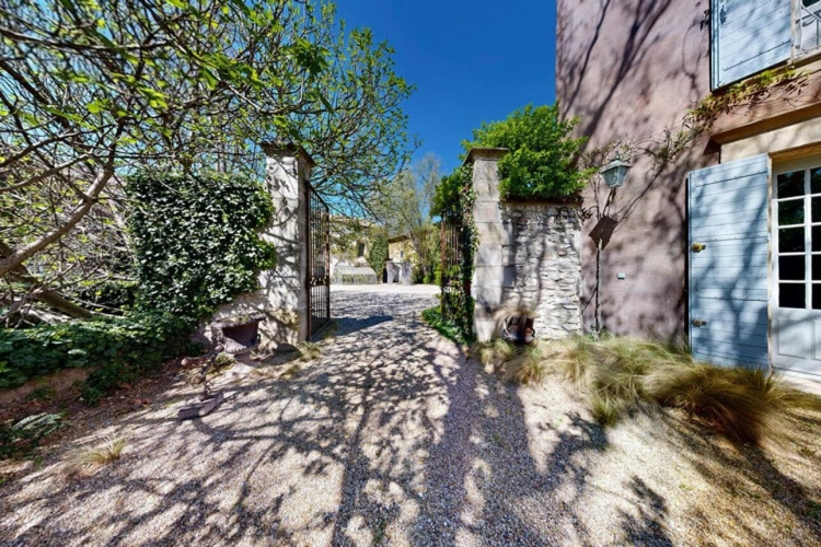 Photos 1 - Prestige - Propriété d'exception à deux pas de L 'Isle sur Sorgue bastide Moulin Dépendances Calme absolu PROVENCE VENTOUX