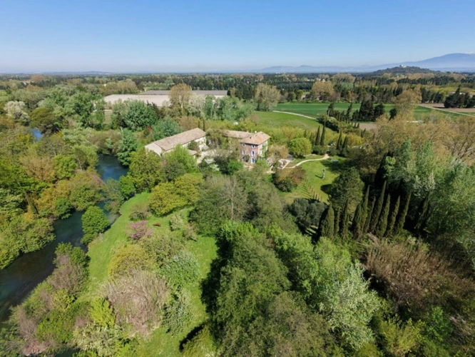 Photos 4 - Prestige - Propriété d'exception à deux pas de L 'Isle sur Sorgue bastide Moulin Dépendances Calme absolu PROVENCE VENTOUX