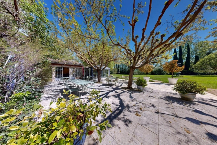 Photos 11 - Prestige - Propriété d'exception à deux pas de L 'Isle sur Sorgue bastide Moulin Dépendances Calme absolu PROVENCE VENTOUX