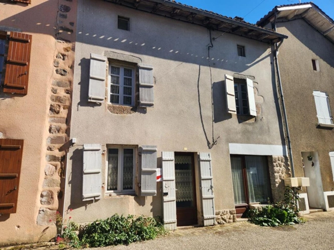 Photos 1 - Prestige - Lesterps - Maison avec tris chambres, grange avec jardin, terrain separe
