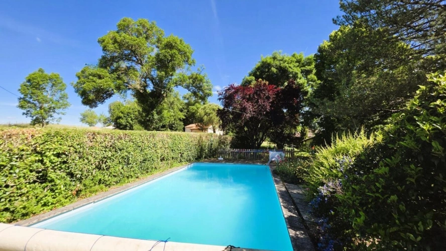 Photos 2 - Rurale - Grande maison, piscine et granges