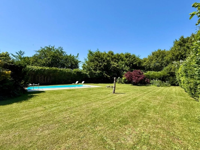 Photos 15 - Rurale - Superbe propriété de village en pierre de 4/5 chambres avec terrain privé, piscine et dépendances