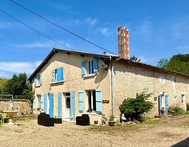 Photos 2 - Touristique - Propriété de village traditionnelle d'un excellent rapport qualité-prix avec gîtes et grand terrain