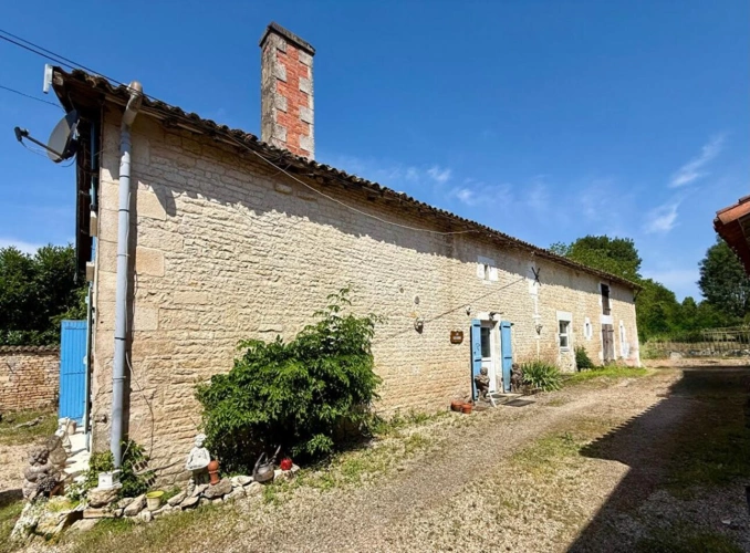 Photos 10 - Touristique - Propriété de village traditionnelle d'un excellent rapport qualité-prix avec gîtes et grand terrain