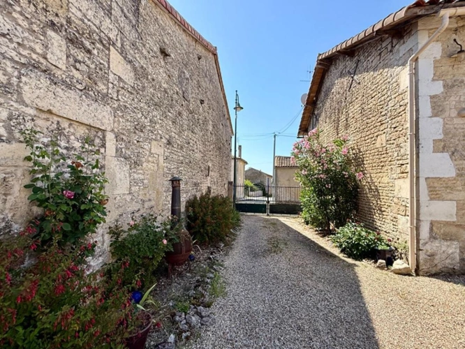 Photos 18 - Touristique - Propriété de village traditionnelle d'un excellent rapport qualité-prix avec gîtes et grand terrain
