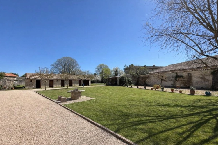 Photos 5 - Rurale - Élégante propriété de village avec dépendances et vastes jardins clos