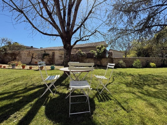 Photos 15 - Rurale - Élégante propriété de village avec dépendances et vastes jardins clos