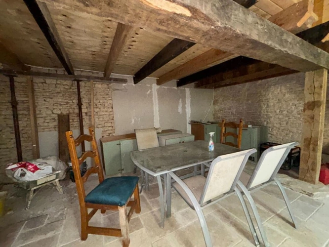 Photos 4 - Rurale - Deux Maisons de Caractère Indépendantes, une Grange en Pierre et plus de 1,2 Hectare de Terrain