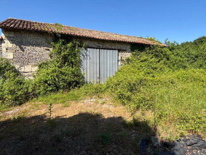 Photos 9 - Rurale - Deux Maisons de Caractère Indépendantes, une Grange en Pierre et plus de 1,2 Hectare de Terrain
