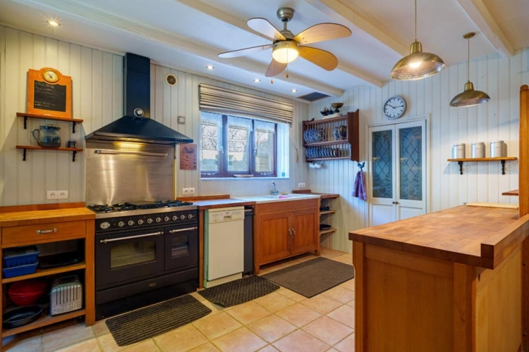 Photos 4 - Prestige - Une Propriété d'Exception au Bord de la Rivière avec de Superbes Vues, à Proximité de l'un des Plus Beaux Villages de la Charente