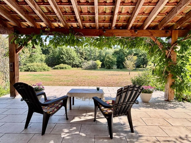 Photos 11 - Prestige - Une Propriété d'Exception au Bord de la Rivière avec de Superbes Vues, à Proximité de l'un des Plus Beaux Villages de la Charente