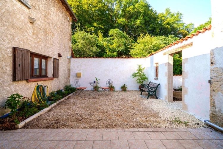 Photos 15 - Prestige - Une Propriété d'Exception au Bord de la Rivière avec de Superbes Vues, à Proximité de l'un des Plus Beaux Villages de la Charente