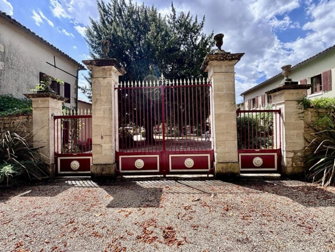 Photos 17 - Touristique - Magnifique Logis avec quatre gîtes de charme, deux piscines, cour intérieure et vaste parc paysager