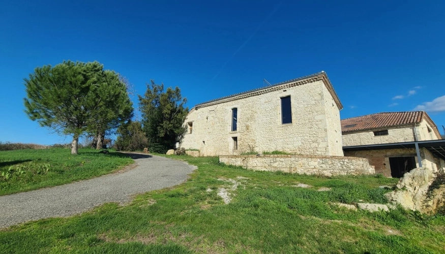 Photos 4 - Rurale - Domaine en pierre du Quercy - 612 m² utiles - 2 hectares - projet de rénovation à reprendre