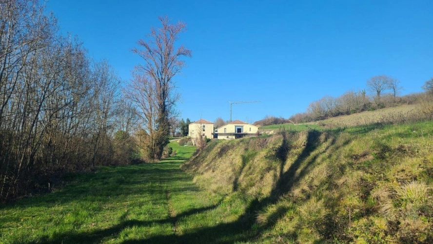 Photos 9 - Rurale - Domaine en pierre du Quercy - 612 m² utiles - 2 hectares - projet de rénovation à reprendre