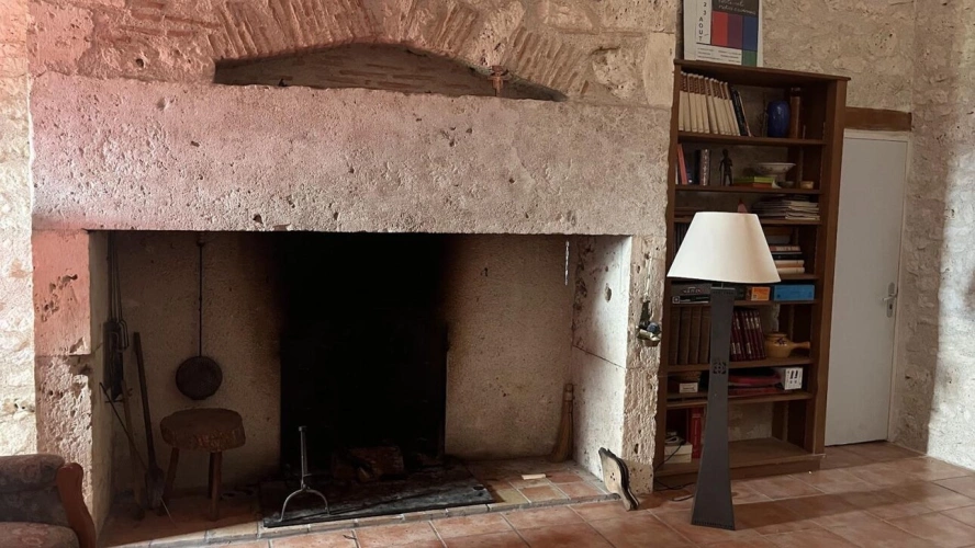 Photos 5 - Touristique - Roquecor - Ancien Prieuré du 15e Siècle avec Gîtes, Terrain Arboré et cave voutée