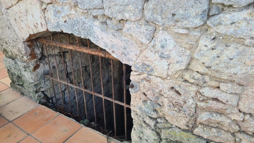 Photos 10 - Touristique - Roquecor - Ancien Prieuré du 15e Siècle avec Gîtes, Terrain Arboré et cave voutée