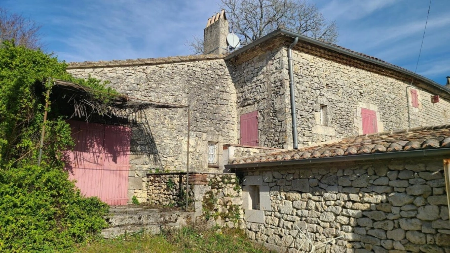 Photos 11 - Touristique - Roquecor - Ancien Prieuré du 15e Siècle avec Gîtes, Terrain Arboré et cave voutée
