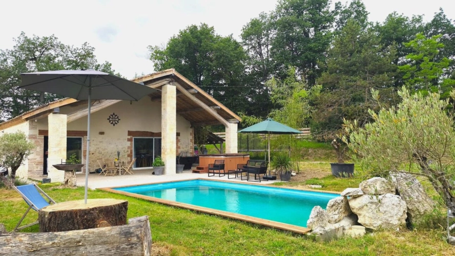 Photos 1 - Rurale - Belle maison en pierre rénovée - 163 m² habitables avec piscine et dépendances