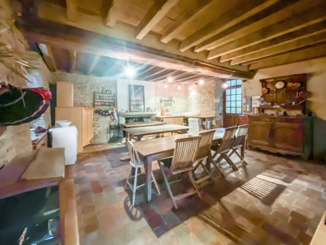 Photos 3 - Prestige - Prieuré du XVe siècle comportant un manoir, une maison d'habitation et une grange