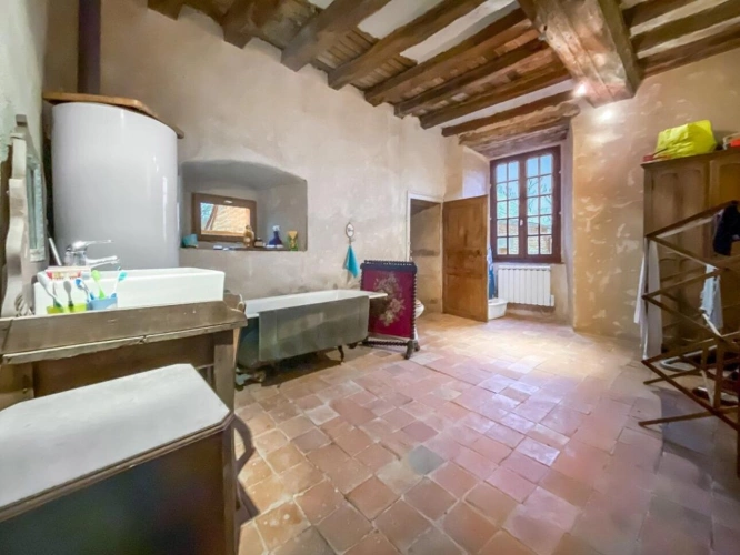 Photos 10 - Prestige - Prieuré du XVe siècle comportant un manoir, une maison d'habitation et une grange