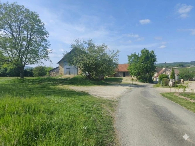 Photos 4 - Rurale - GRANGE EN PIERRE DE 360 M² À RÉNOVER !