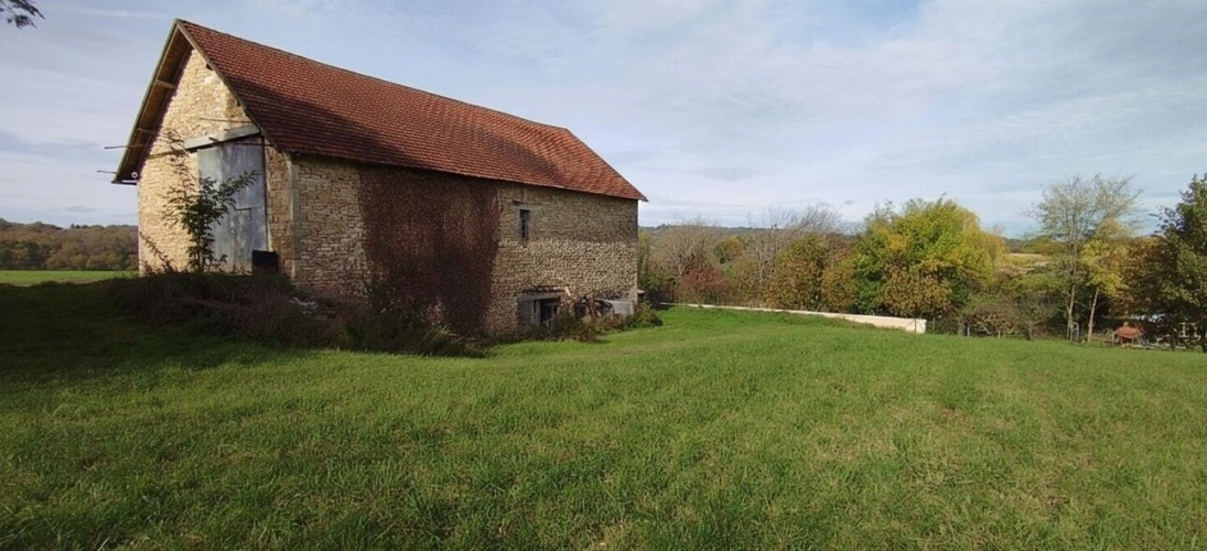 Photos 5 - Rurale - GRANGE EN PIERRE DE 360 M² À RÉNOVER !