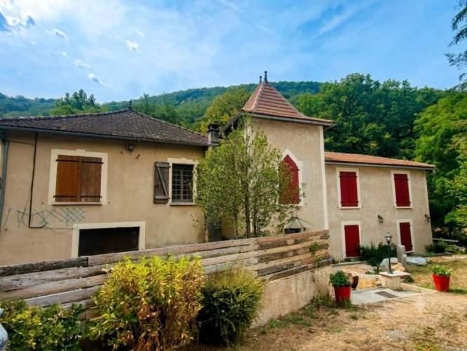 Photos 1 - Rurale - ANCIEN MOULIN DE PRESTIGE À FINIR DE RESTAURER : 3,5 HA AVEC RUISSEAU