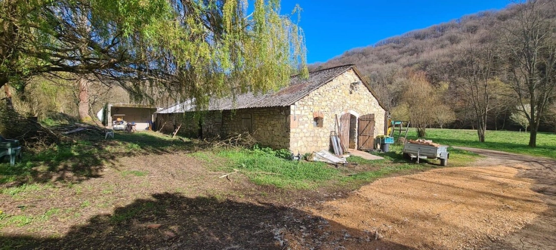 Photos 10 - Rurale - ANCIEN MOULIN DE PRESTIGE À FINIR DE RESTAURER : 3,5 HA AVEC RUISSEAU