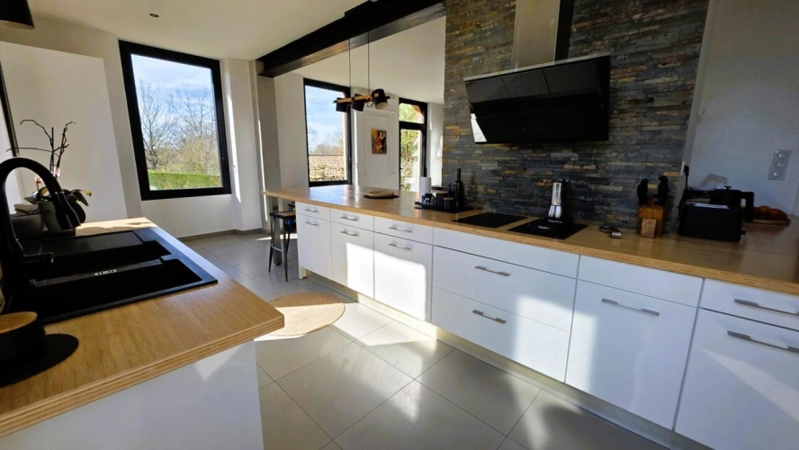 Photos 8 - Prestige - MAISON DE MAÎTRE  AVEC PISCINE ET MAISON ANNEXE