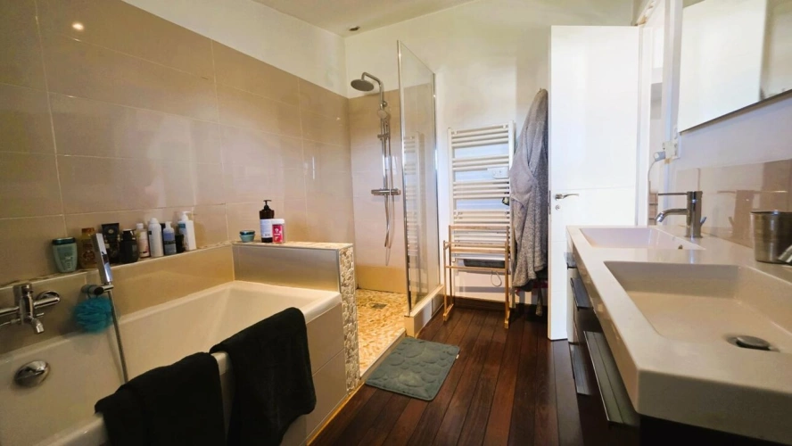 Photos 12 - Prestige - MAISON DE MAÎTRE  AVEC PISCINE ET MAISON ANNEXE