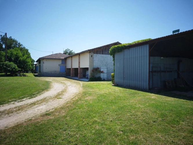 Photos 3 - Rurale - Ancienne ferme et ses dépendances avec 16ha