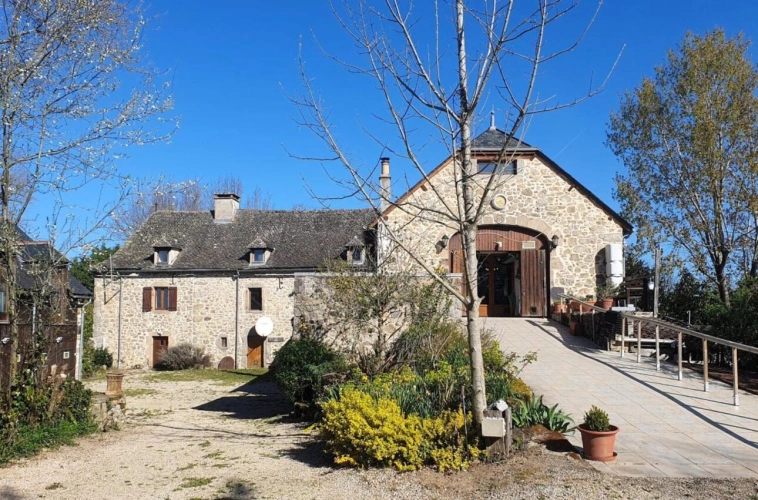 Photos 1 - Touristique - CORPS DE FERME RENOVE