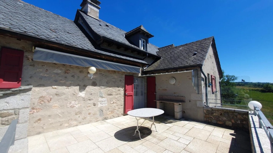 Photos 1 - Rurale - LUNAC  Propriété de caractère en pierre rénovée .220 m² habitables  Dépendances  Spa Terrain 1 805 m²