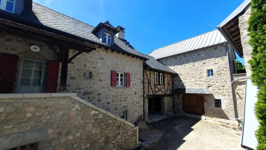 Photos 14 - Rurale - LUNAC  Propriété de caractère en pierre rénovée .220 m² habitables  Dépendances  Spa Terrain 1 805 m²