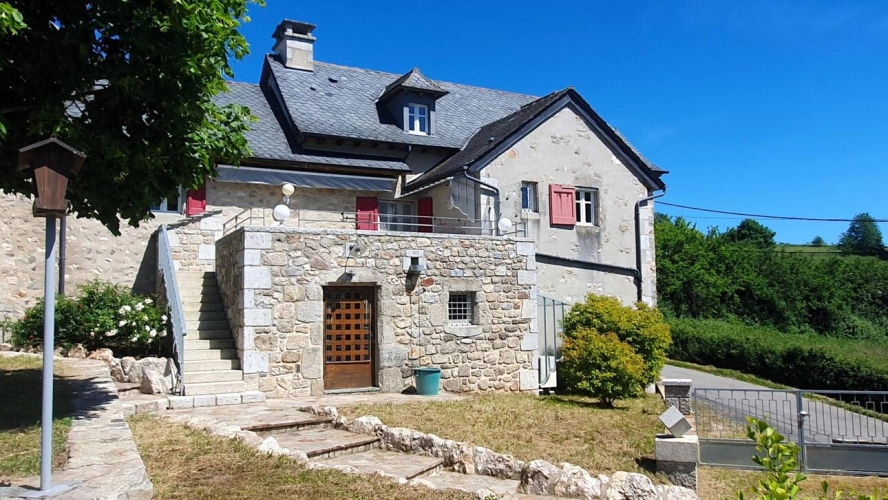 Photos 16 - Rurale - LUNAC  Propriété de caractère en pierre rénovée .220 m² habitables  Dépendances  Spa Terrain 1 805 m²