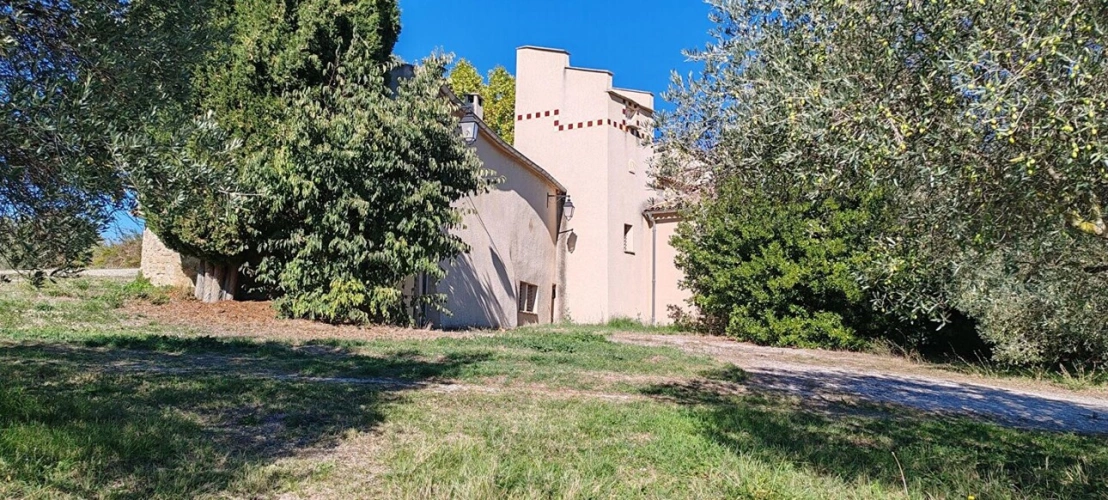 Photos 4 - Prestige - Ancien relais de poste avec domaine agricole à Forcalquier (04300)