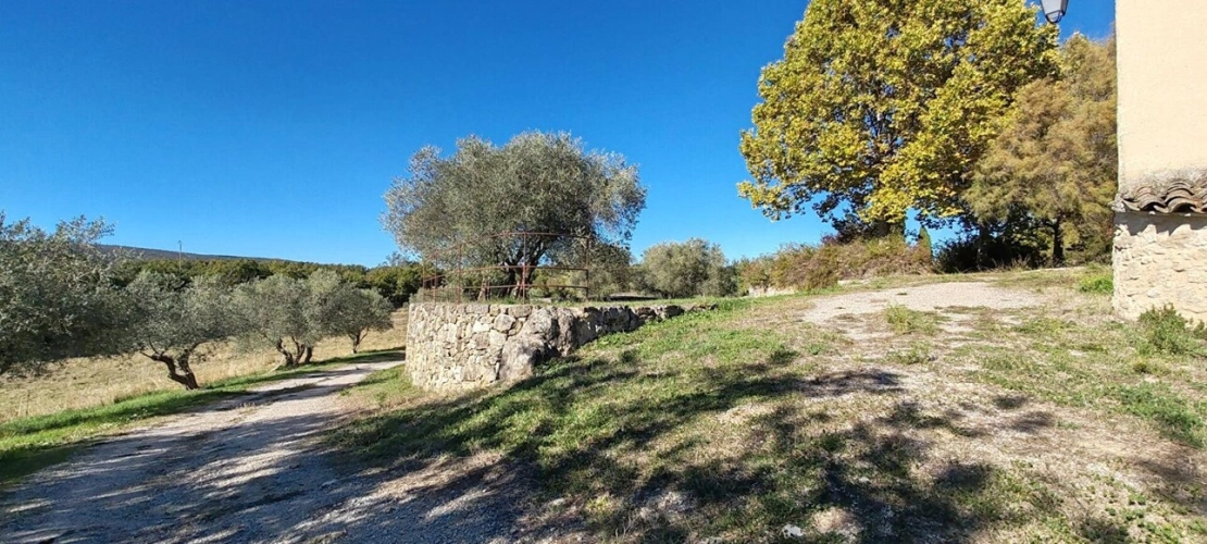 Photos 8 - Prestige - Ancien relais de poste avec domaine agricole à Forcalquier (04300)