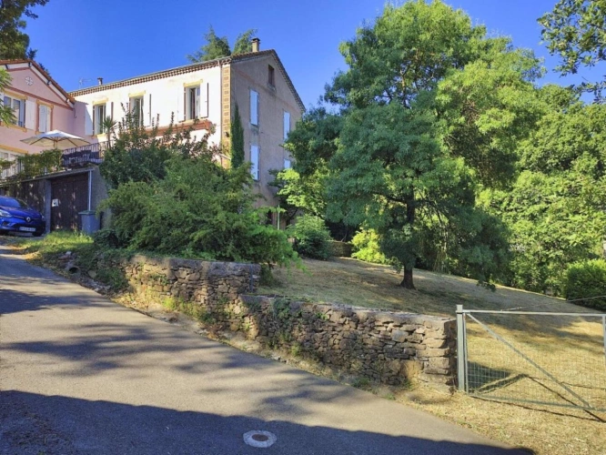 Photos 4 - Touristique - Spacieuse propriété de caractère  belles vues et piscine