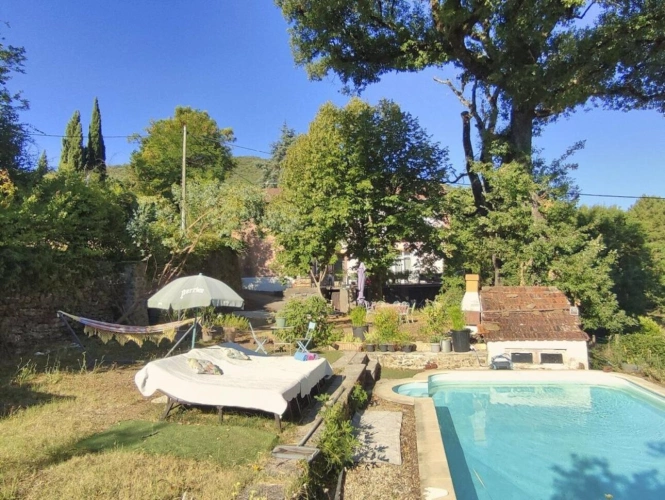 Photos 5 - Touristique - Spacieuse propriété de caractère  belles vues et piscine