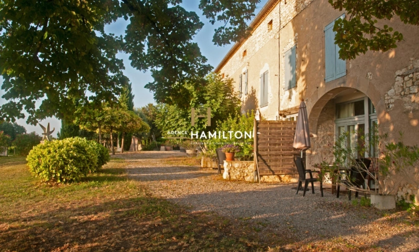 Photos 1 - Touristique - PROPRIETE AVEC GITES ET SALLES DE RECEPTION-REUNION