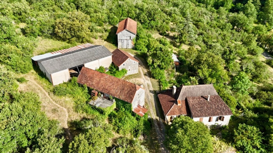 Photos 2 - Rurale - Corps de ferme 7 bâtiments sur 8 ha