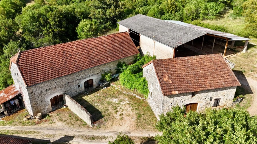 Photos 3 - Rurale - Corps de ferme 7 bâtiments sur 8 ha
