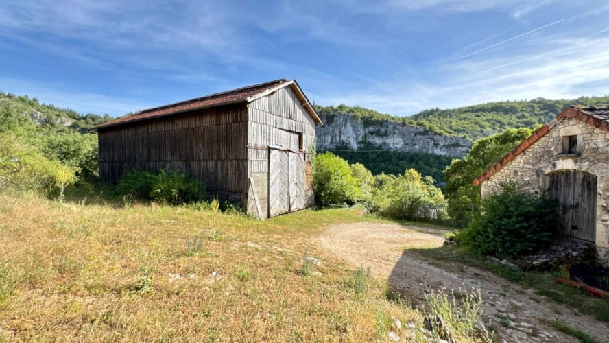 Photos 16 - Rurale - Corps de ferme 7 bâtiments sur 8 ha