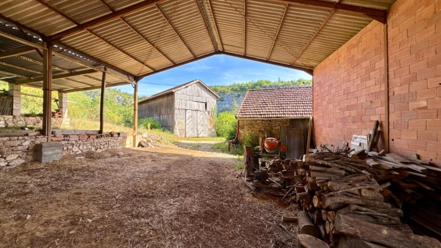 Photos 17 - Rurale - Corps de ferme 7 bâtiments sur 8 ha