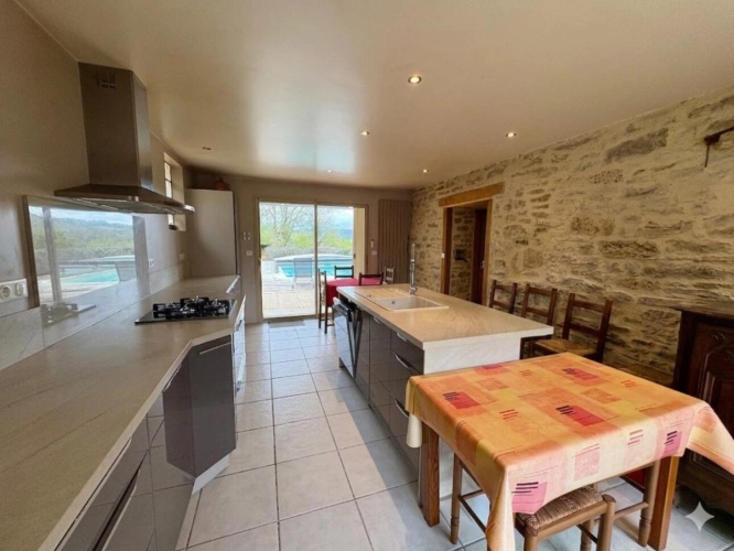 Photos 2 - Rurale - Maison en pierre rénovée Charme, Confort et piscine