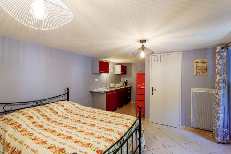 Photos 15 - Touristique - Ferme en pierre rénovée, piscine, gîtes indépendants et 6 hectares de nature préservée