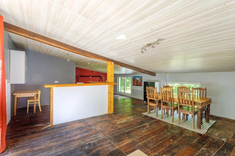 Photos 17 - Touristique - Ferme en pierre rénovée, piscine, gîtes indépendants et 6 hectares de nature préservée