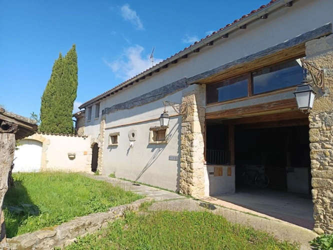 Photos 4 - Équestre - Domaine de 8,7 ha avec habitation, gîte, salle de réception et installations équestres