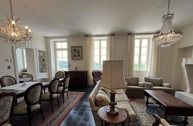 Photos 5 - Prestigious - 4-Bedroom Manor house, 1 outbuilding and large plot of land
